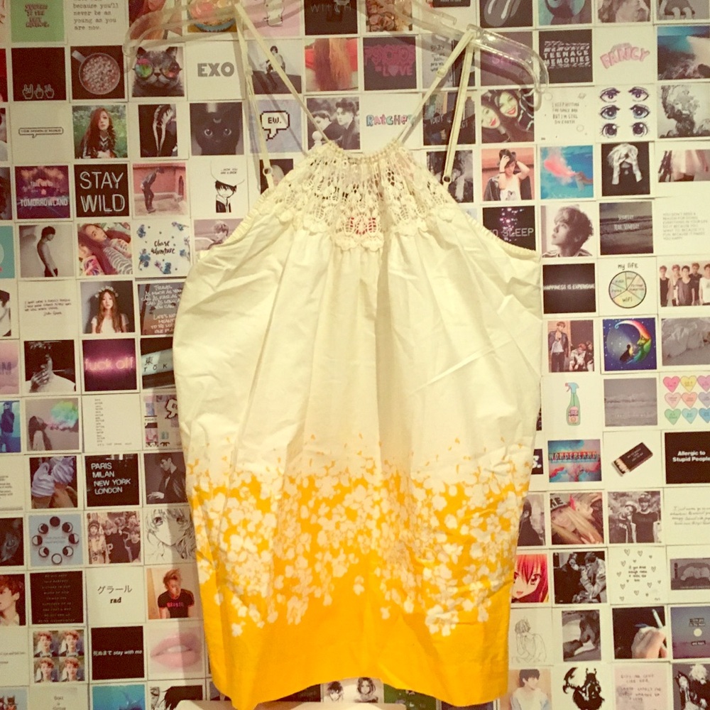 Elle Halter top